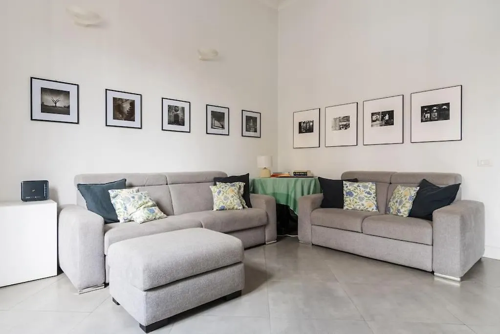 Bilocale Pergolesi Apartment Milan 0*,  Italy
